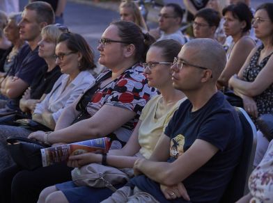 Kantata na cztery skrzydła na scenie Teatralnych Spotkań pod muralem