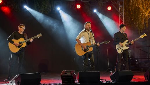 Pieśni i ballady Bułata Okudżawy na scenie V Letniego Festiwalu pod muralem