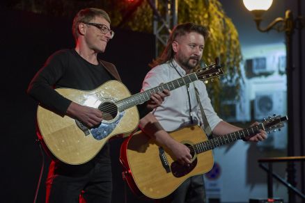 Pieśni i ballady Bułata Okudżawy na scenie V Letniego Festiwalu pod muralem