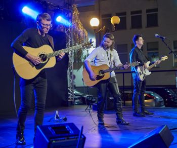 Pieśni i ballady Bułata Okudżawy na scenie V Letniego Festiwalu pod muralem