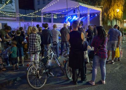 Pieśni i ballady Bułata Okudżawy na scenie V Letniego Festiwalu pod muralem