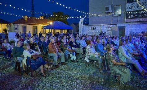 Pieśni i ballady Bułata Okudżawy na scenie V Letniego Festiwalu pod muralem