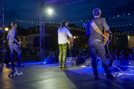 Pieśni i ballady Bułata Okudżawy na scenie V Letniego Festiwalu pod muralem