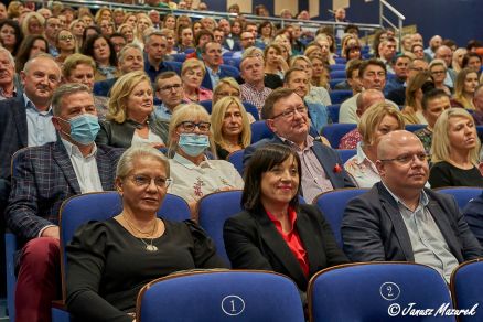 Inauguracja Ogólnopolskiego Festiwalu Teatrów "Sztuka plus Komercja" - Premiera spektaklu "La Bombe"