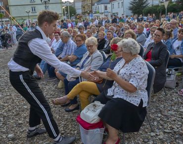 Wieczór bardzo komediowy - II Teatralne Spotkania pod muralem