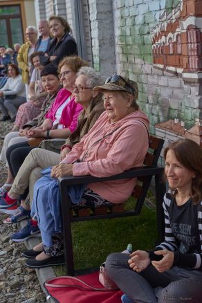 Wieczór bardzo komediowy - II Teatralne Spotkania pod muralem