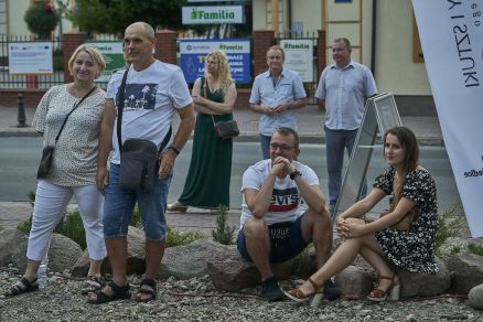 Spektakl "Poper" na scenie Teatralnych Spotkań pod muralem