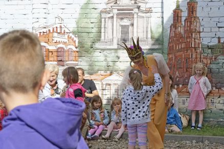 Spektakl "Zamieszanie" w ramach II Teatralnych spotkań pod muralem