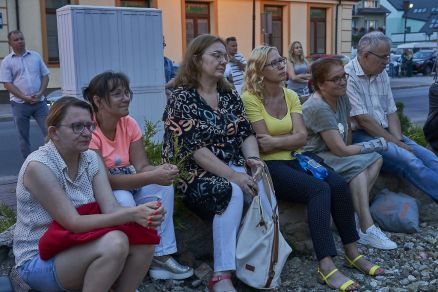 Spektakl "Poper" na scenie Teatralnych Spotkań pod muralem