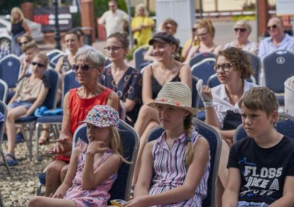 "W oczy mi patrz - Recital Samanty" na scenie Teatralnych Spotkań pod muralem